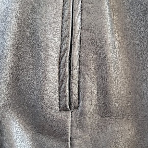 Lindzon by Bellissimo - Retro Black Leather Dress with Pointed Colar - GUC - Picture 8 of 16